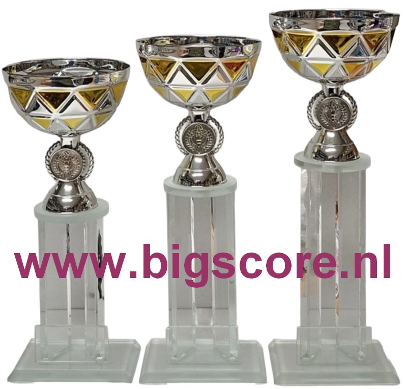 AUB 020 Beker Goud-Zilver op glasstandaard Laatste Serie OP=OP!!